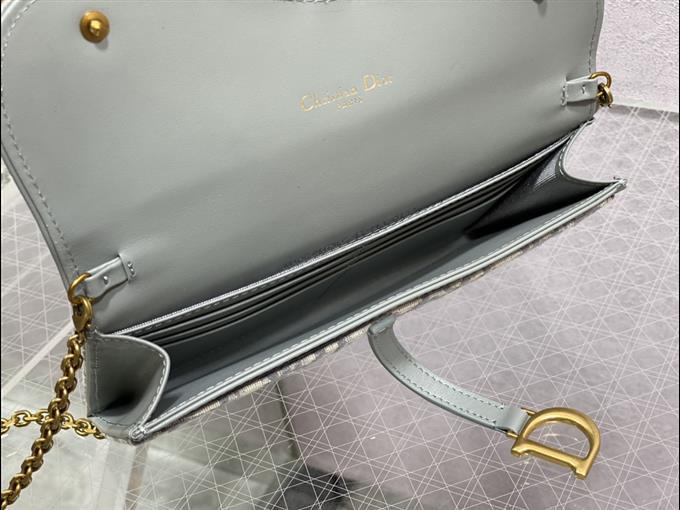 2025228Y 420P182146230